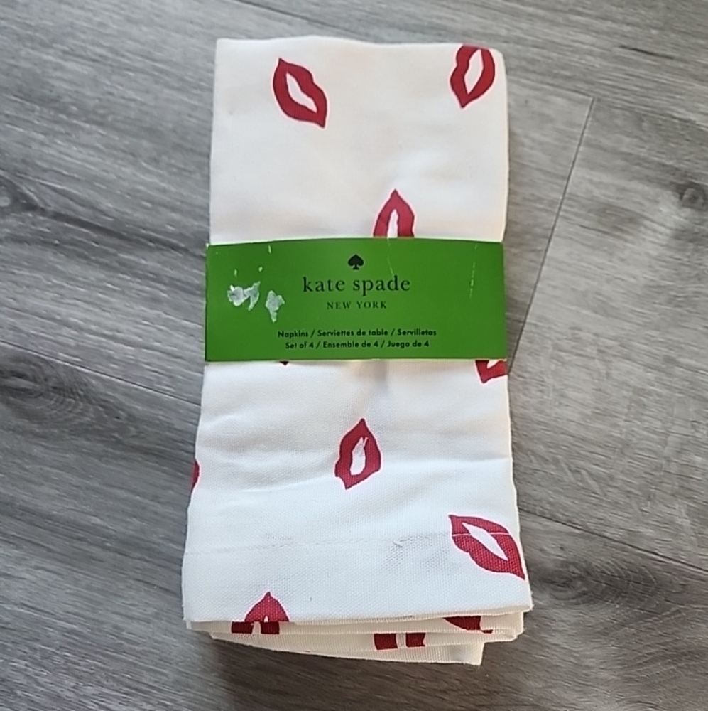 NWT Kate Spade Set of 4 Red Kiss Cloth Napkins